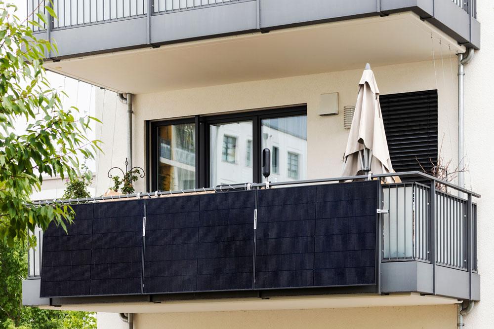 Balcony solar panel